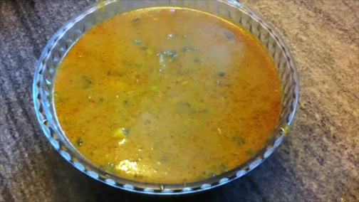 Punjabi Aloo Matar Tariwale (Potato Green Peas In Curry)