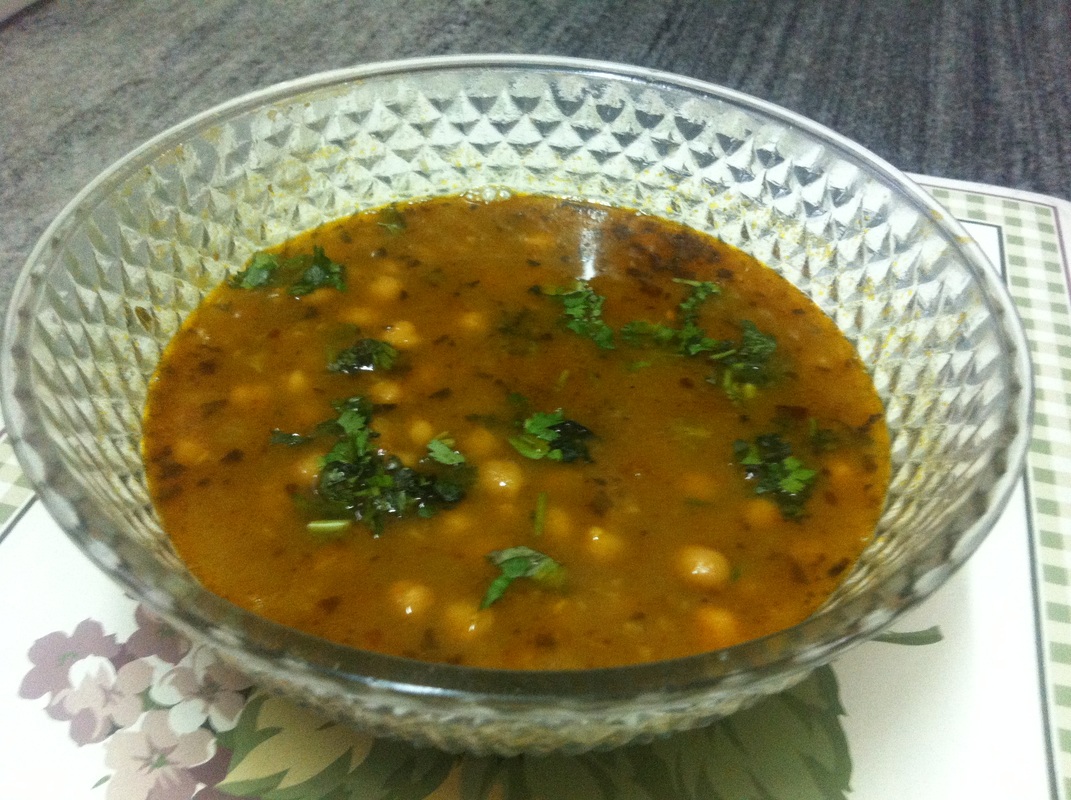 kabuli chane in gravy (white chickpeas in curry)