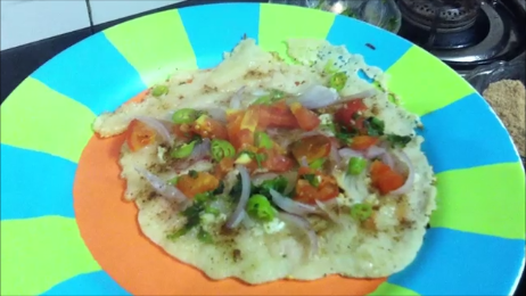 Rava/Sooji (Semolina) Uttapam With Vegetables